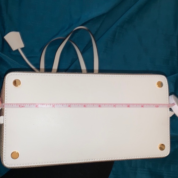 FINAL CHANCE!⭐️NWT, GORGEOUS MICHAEL KORS TOTE⭐️PRICED TO SELL ‼️ - Picture 2 of 16